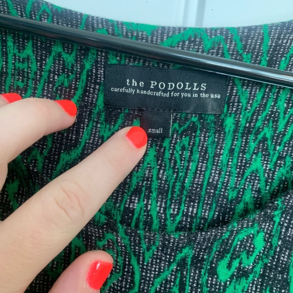 🌍 The Podolls fun wavy pattern top - Picture 4 of 5